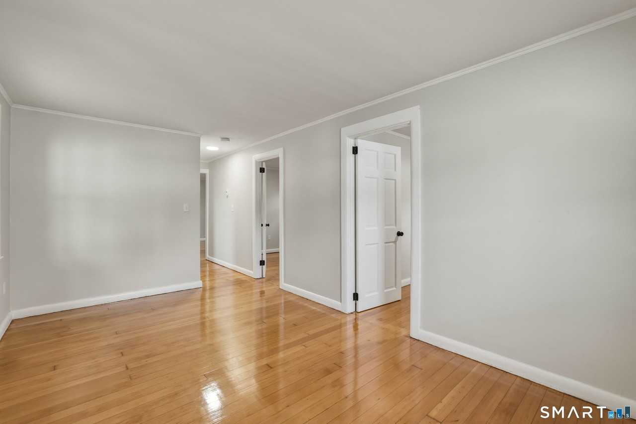 140 Camp Ave - Photo 7 of 20