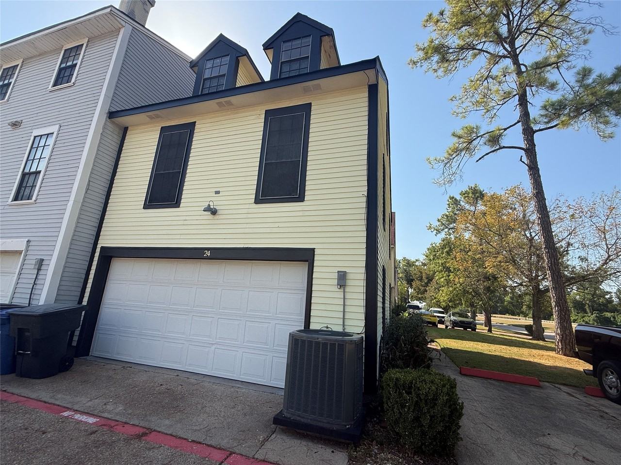 1401 Oden St - Photo 2 of 21