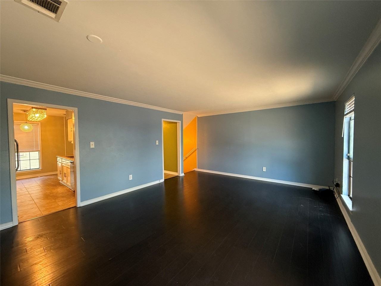 1401 Oden St - Photo 5 of 21