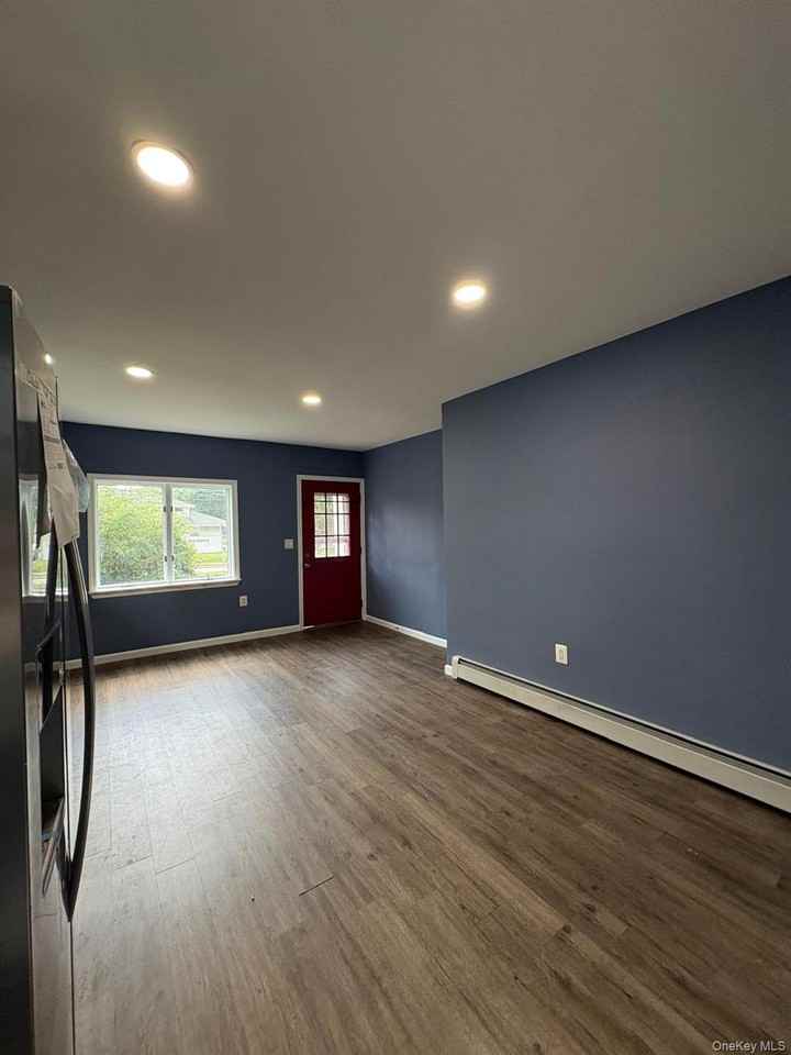 93 Howells Rd - Photo 3 of 9