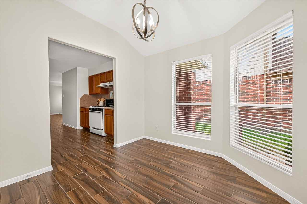 3330 Clipper Winds Way - Photo 6 of 36