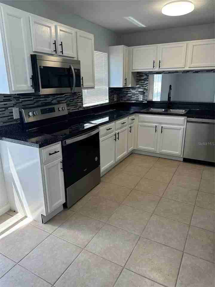 3218 Bearclaw Way - Photo 2 of 15