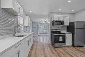featured image of 39 Hope St ##2
