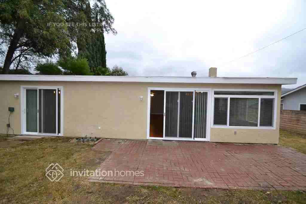 2373 Shreve Ave - Photo 7 of 8
