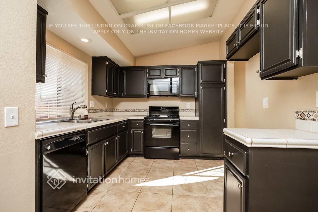19086 Reindeer Dr - Photo 7 of 21