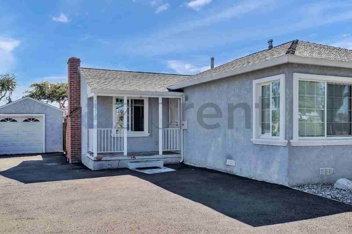 1121 Halcyon Dr - Photo 2 of 27