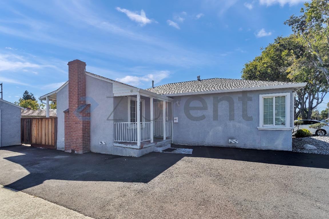 1121 Halcyon Dr - Photo 3 of 27