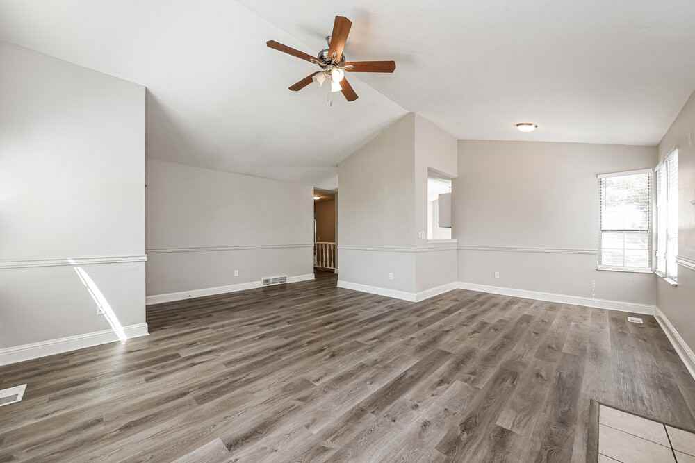11959 S Aspen Ridge Rd - Photo 5 of 17