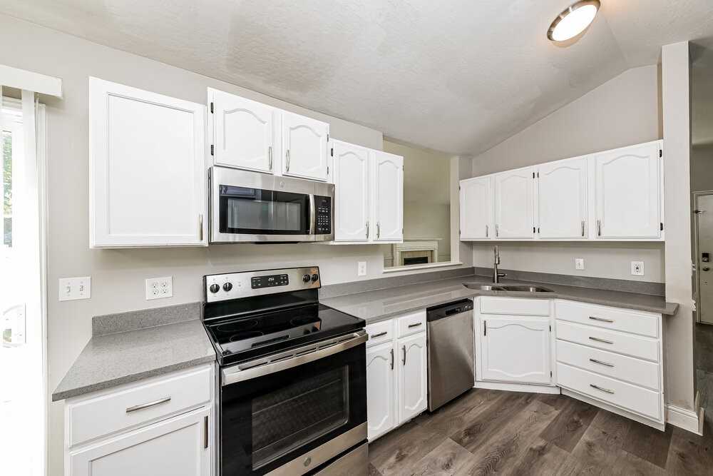 11959 S Aspen Ridge Rd - Photo 7 of 17