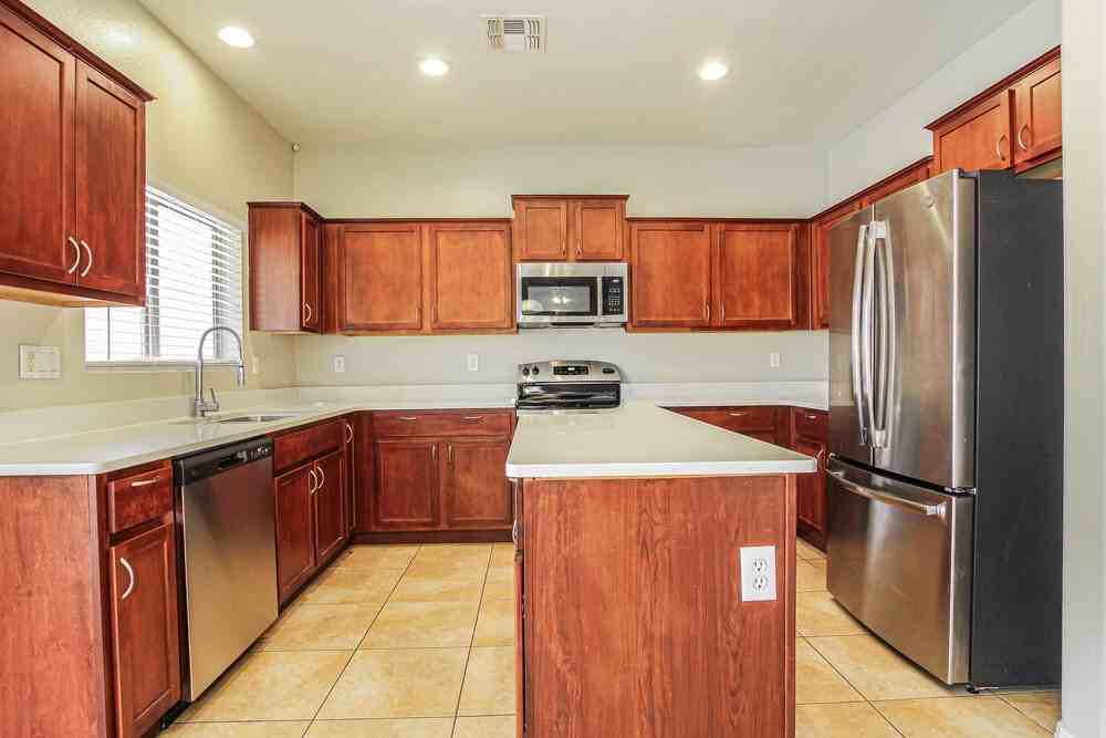 5206 W Glass Ln - Photo 6 of 17