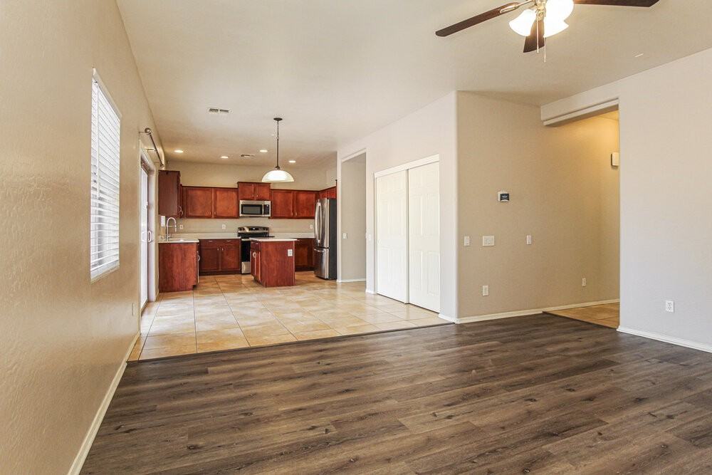 5206 W Glass Ln - Photo 7 of 17