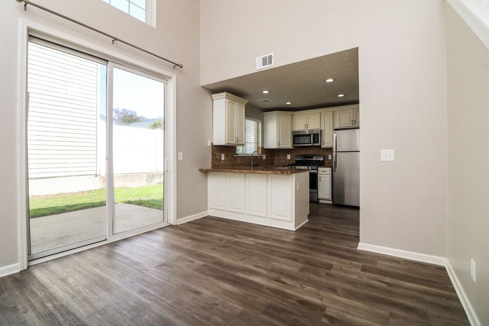 1255 W Oaks Way - Photo 7 of 17