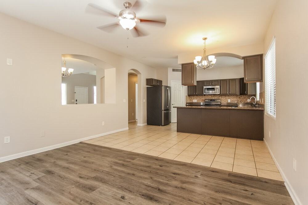7233 S 40th Ave - Photo 6 of 17