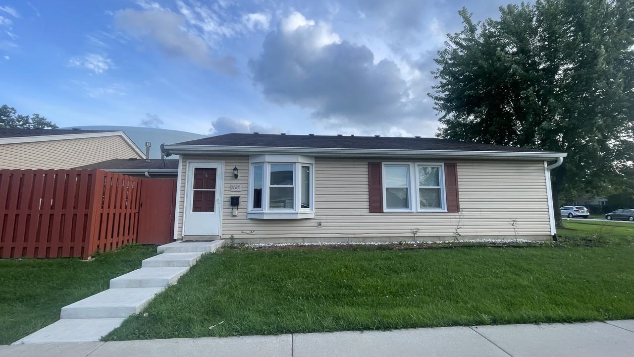 1788 Jamestown Circle - Photo 3 of 6