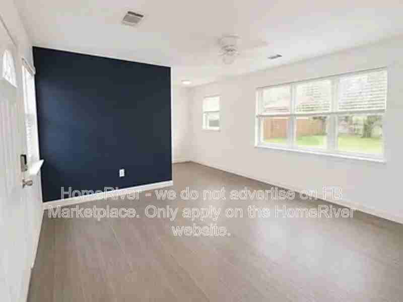 705 Vendee Ln - Photo 3 of 10