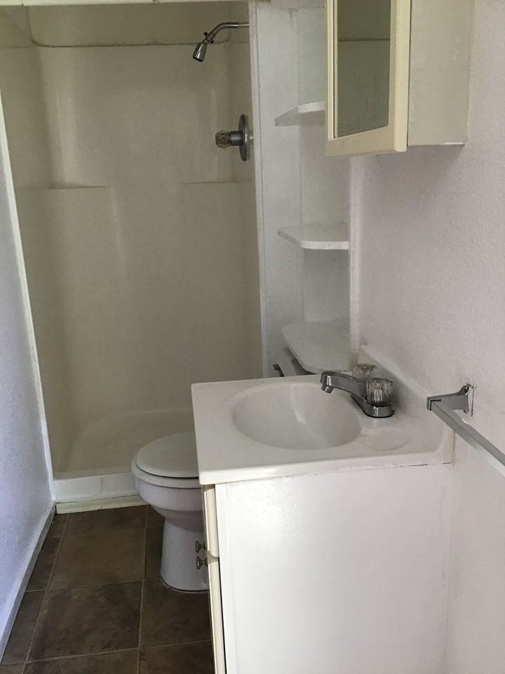 DE341-Taylor, Clifford - Photo 3 of 8
