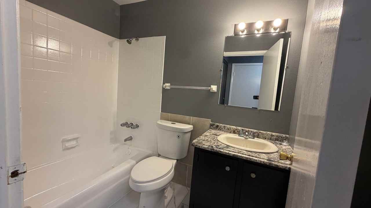 Sation Hills Apartments in Kenosha, WI - Photo 4 of 16