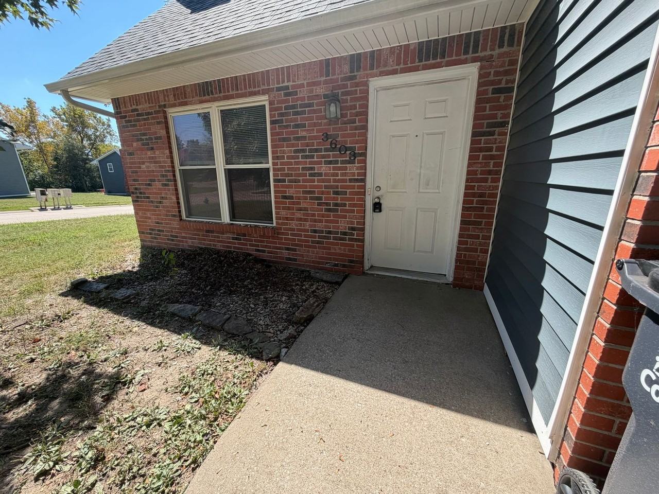 3603 Hermitage Rd - Photo 3 of 34