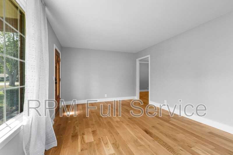 8057 Arbor Dr - Photo 6 of 44