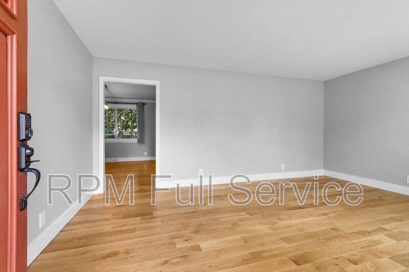 8057 Arbor Dr - Photo 7 of 44