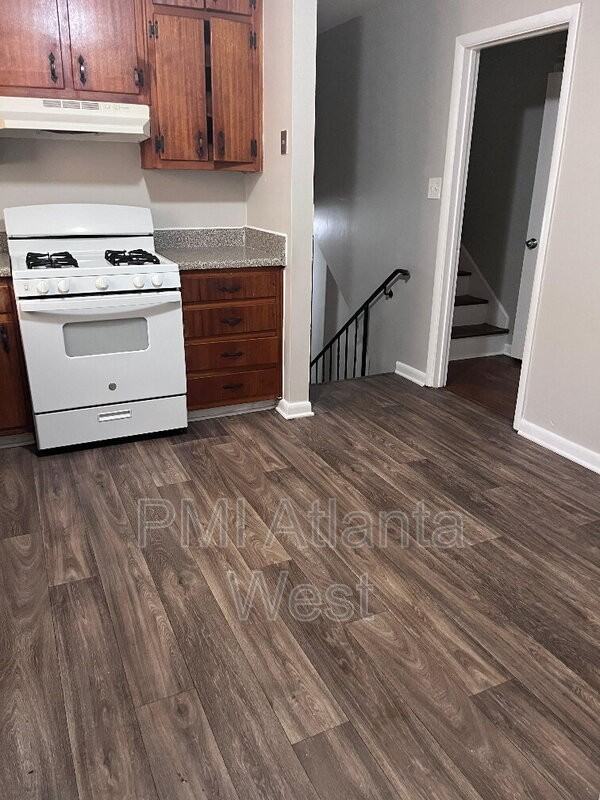 3544 Knollview Ct - Photo 4 of 11