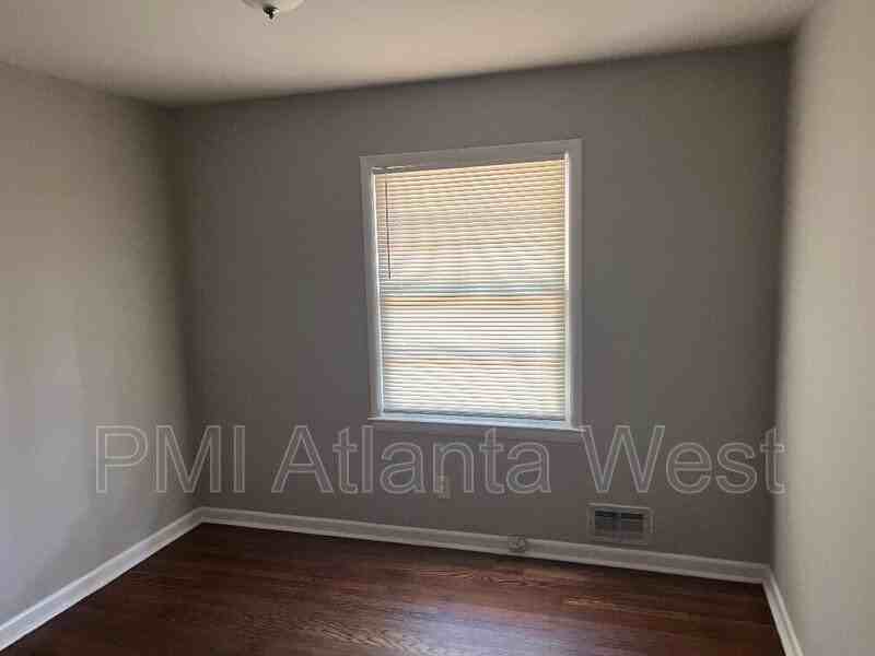 3544 Knollview Ct - Photo 6 of 11