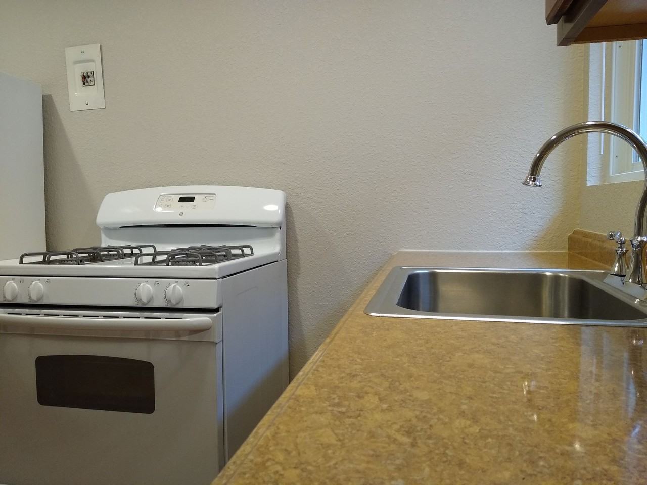2237 Federal Blvd - Photo 7 of 50