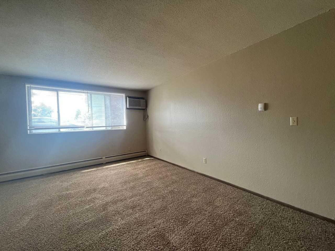 41 Arlington Ave West - Photo 4 of 35