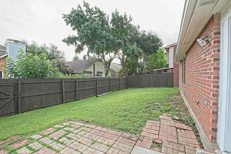 1379 Honeysuckle Ln - Photo 2 of 38