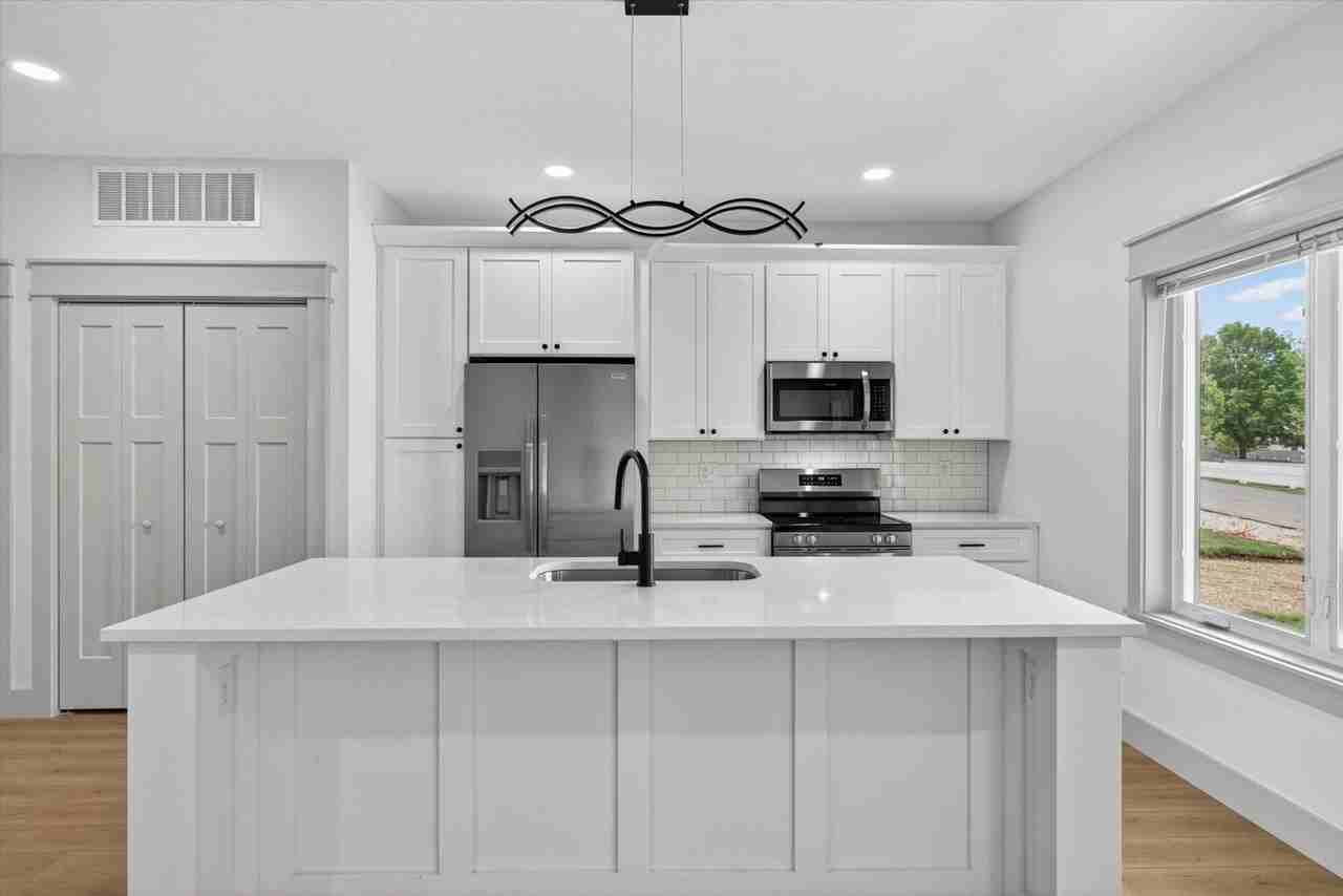 326-328 N Jefferson St. - Photo 5 of 16