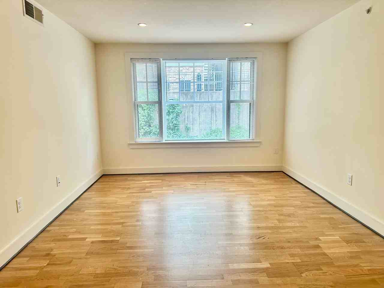 1029 Wertland Street - Photo 4 of 13