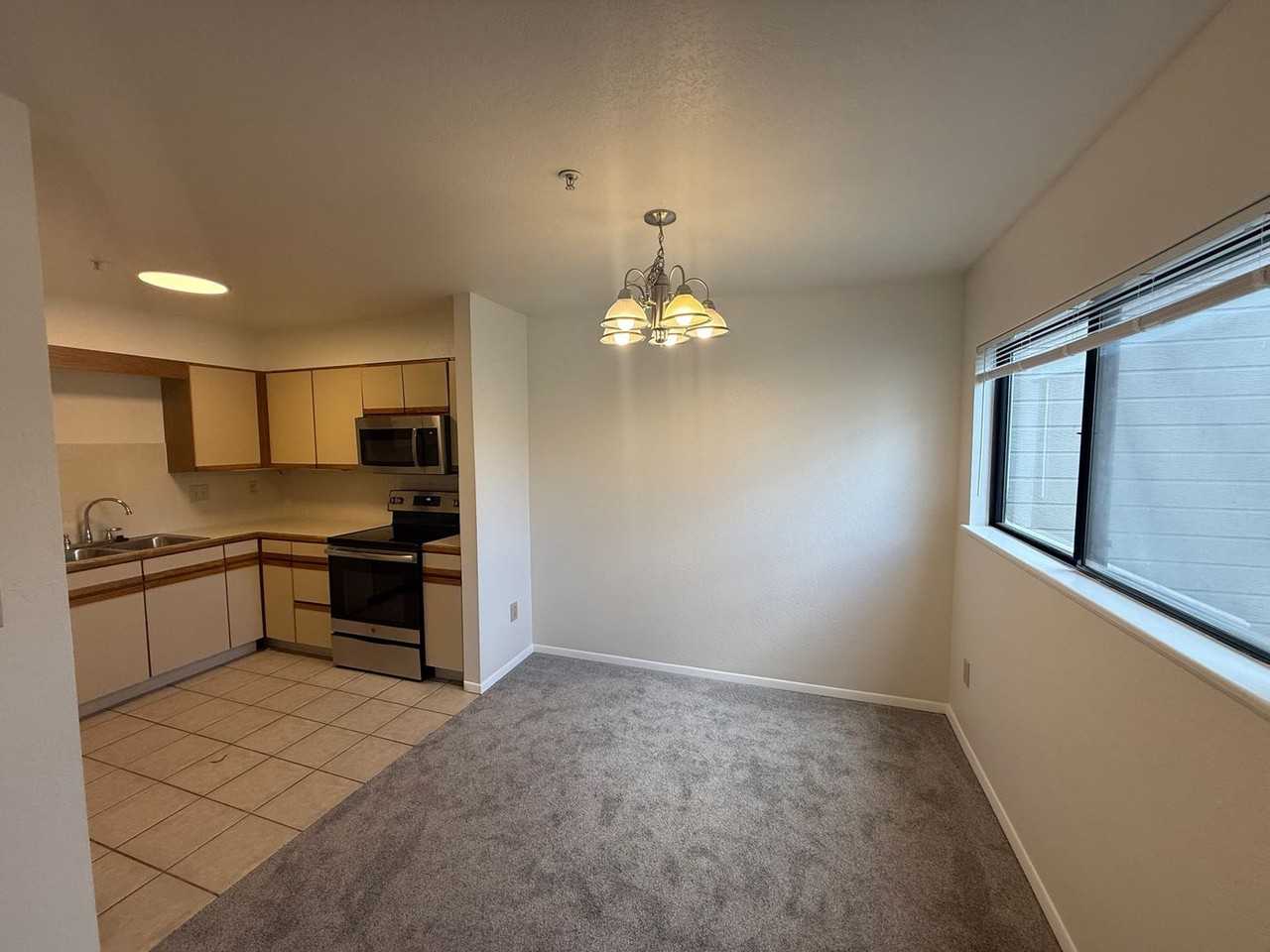 5520 Stonewall Pl - Photo 3 of 10