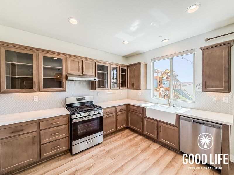 5802 Julian Way - Photo 2 of 47
