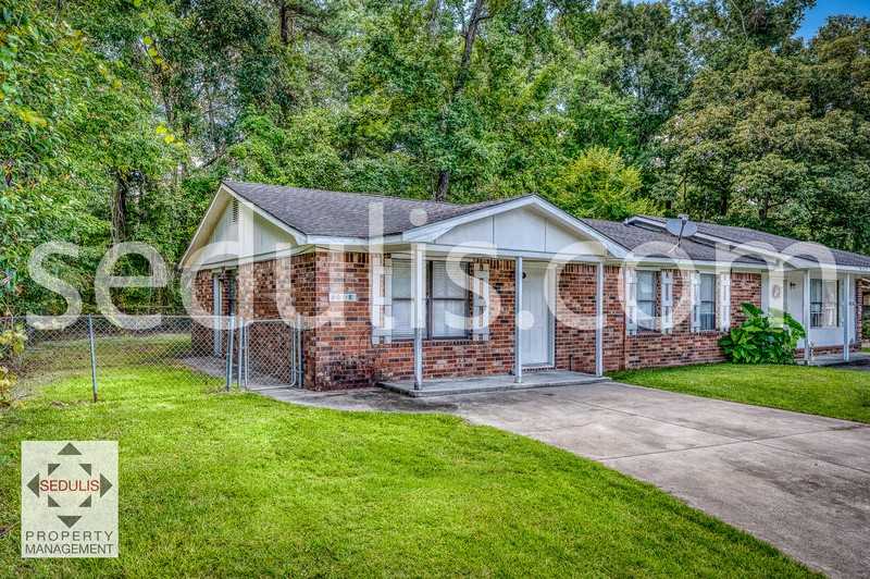 801 Sandpiper Dr Apt B - Photo 2 of 25