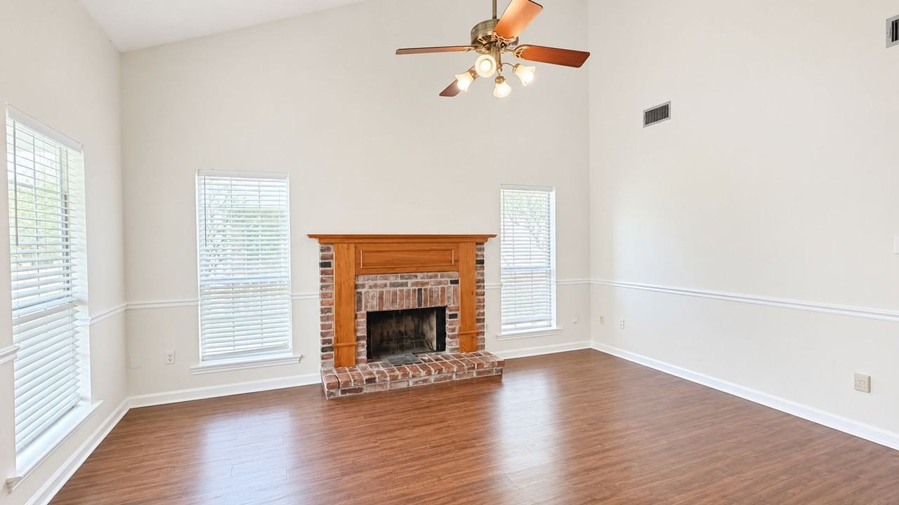 16324 Crepemyrtle Dr - Photo 4 of 17