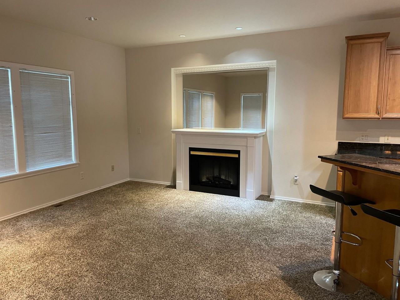 6367 Murray Way Ne #A - Photo 4 of 29