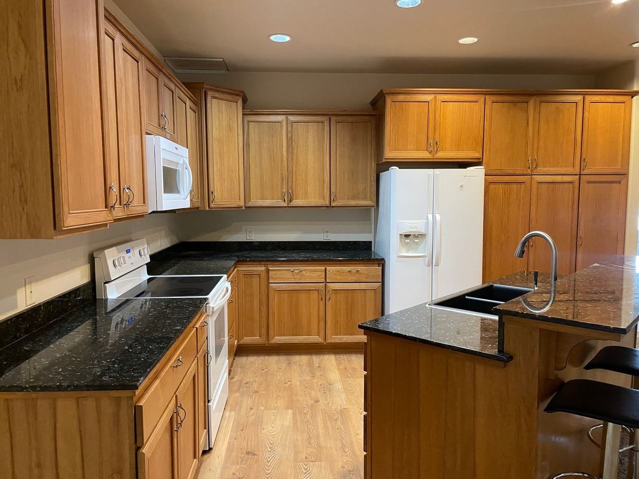6367 Murray Way Ne #A - Photo 7 of 29