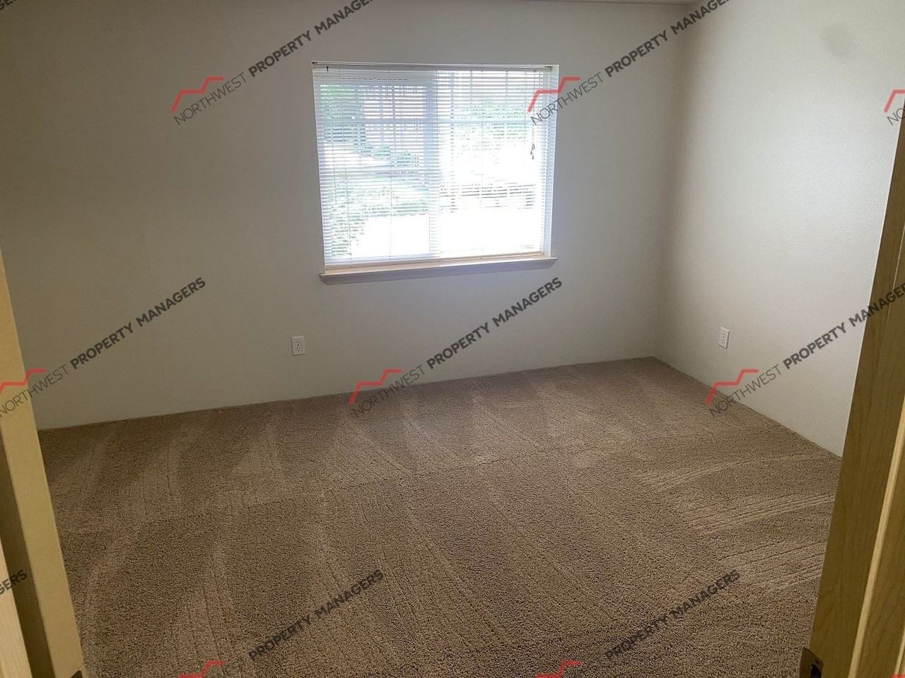 218 SW 15th Ave - Photo 6 of 10