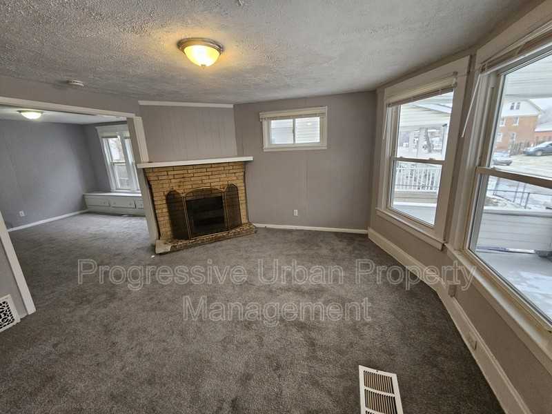 10602 Earle Ave - Photo 2 of 29