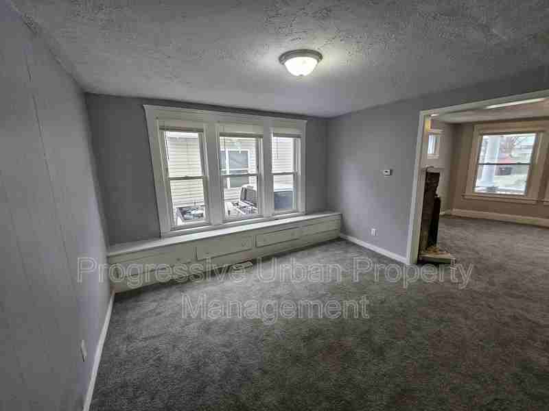 10602 Earle Ave - Photo 6 of 29
