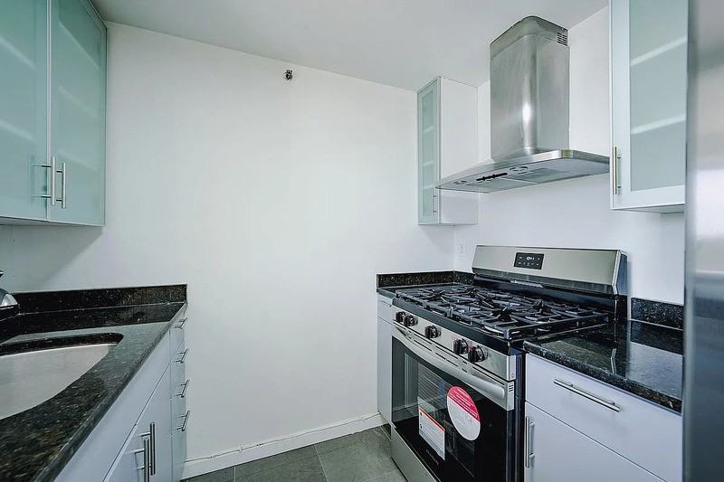 88-20 Parsons Blvd #6D - Photo 3 of 23