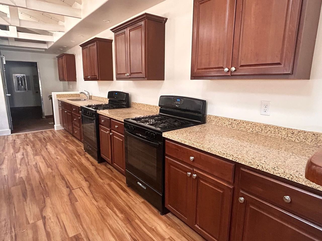 0312 740 W. Foothill - Photo 6 of 18