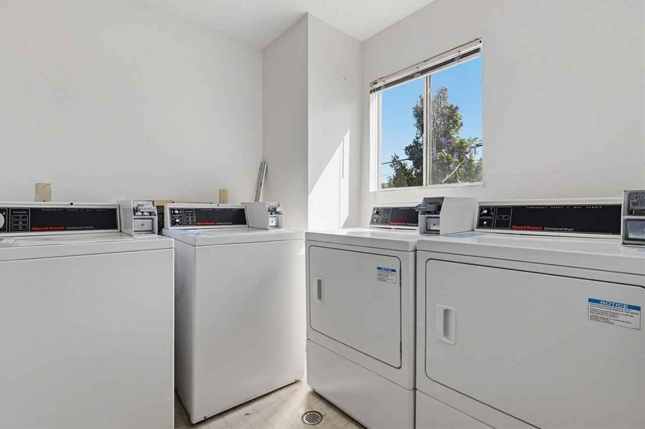 810 Crenshaw - Photo 2 of 5