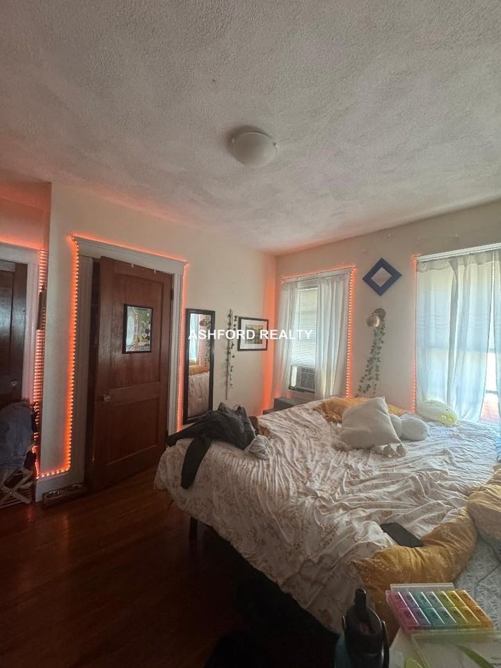 Hall Ave #2 - Photo 5 of 16