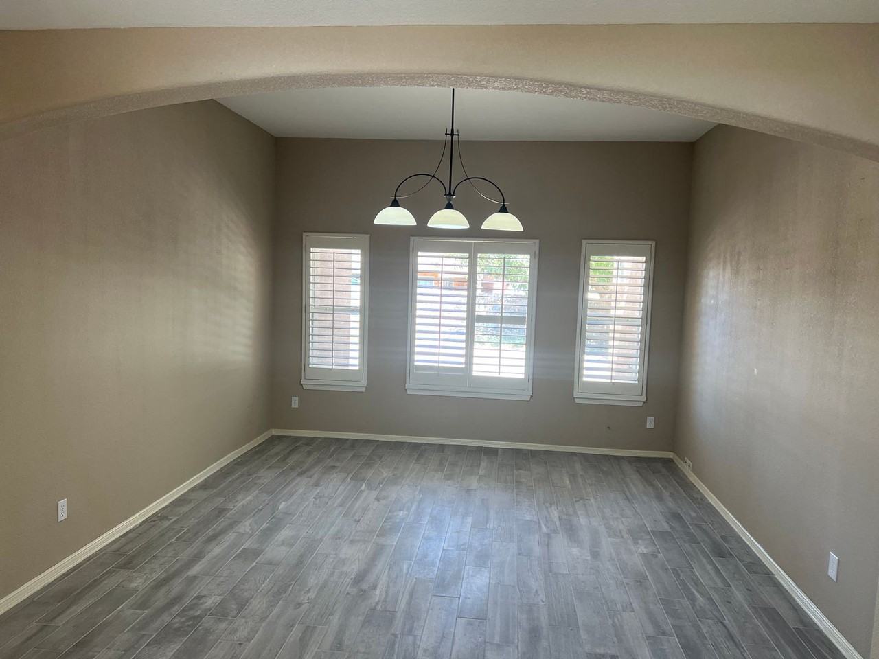806 Elsa Ct - Photo 2 of 11