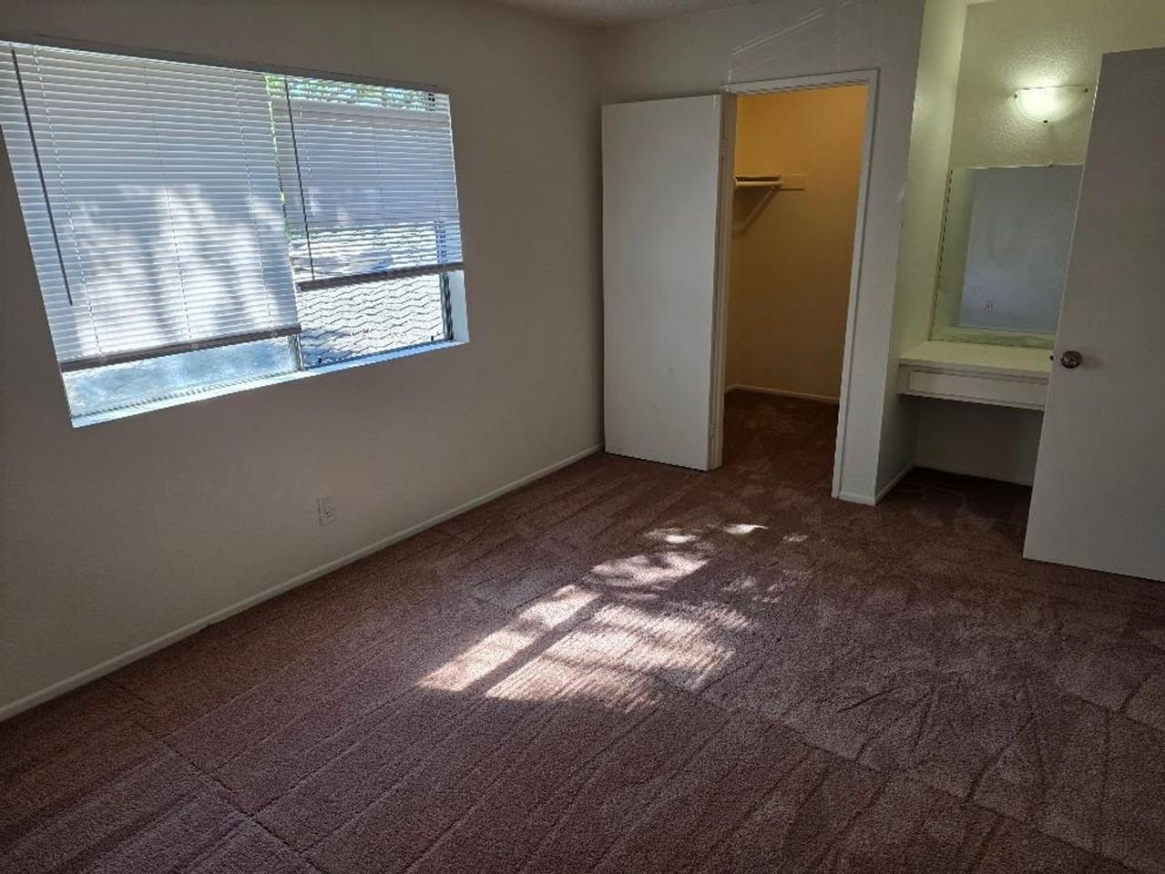 2622 Rudder Ave - Photo 5 of 10