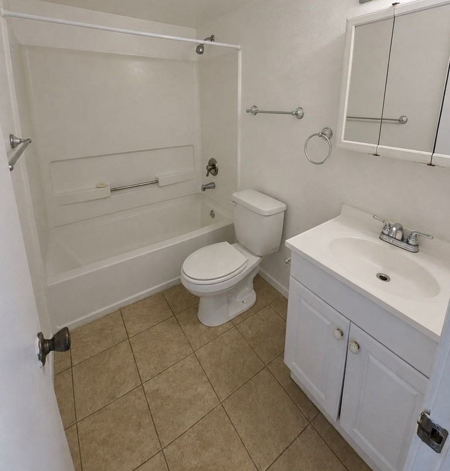 Mammoth Apartments - Photo 5 of 25