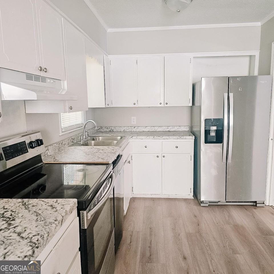203 Briardale Ave - Photo 2 of 13