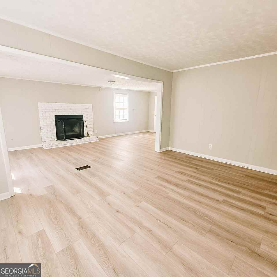 203 Briardale Ave - Photo 3 of 13