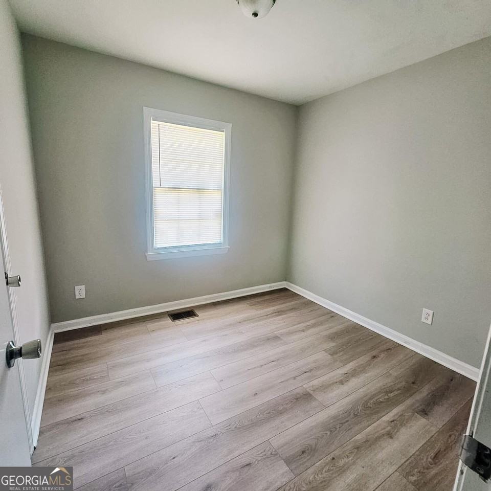 203 Briardale Ave - Photo 5 of 13